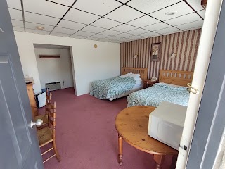 Seasons Inn Motel & Plaza