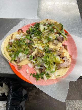 Tacos La Tapatia / Little Ángels Food Service