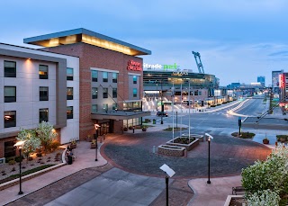 Hampton Inn & Suites Omaha-Downtown