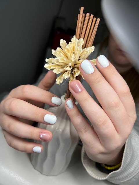 Bliss Beauty Lounge: Russian Manicure Service