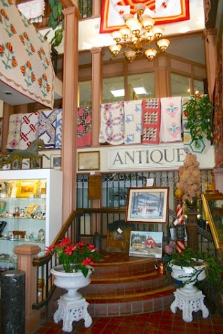 Antiques Collaborative, Inc.