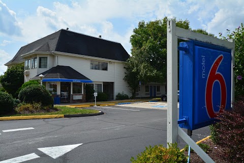 Motel 6 Wethersfield, CT - Hartford