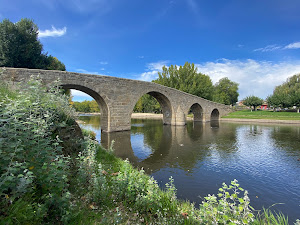 Puente Románico