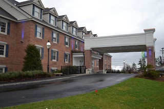 Holiday Inn Express & Suites Merrimack, an IHG Hotel