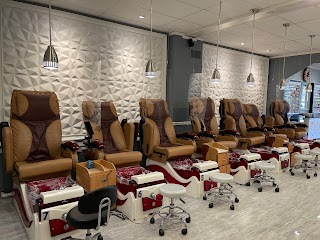 La Nail Salon