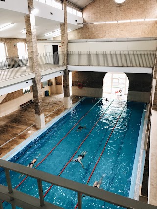 Polideportivo El Carmen | Piscina - Gimnasio