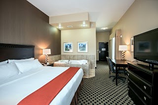 Holiday Inn Express & Suites Green Bay East, an IHG Hotel