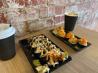 MoMo's Sushi & More