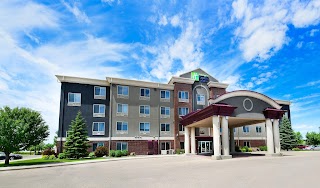 Holiday Inn Express & Suites Grand Forks, an IHG Hotel