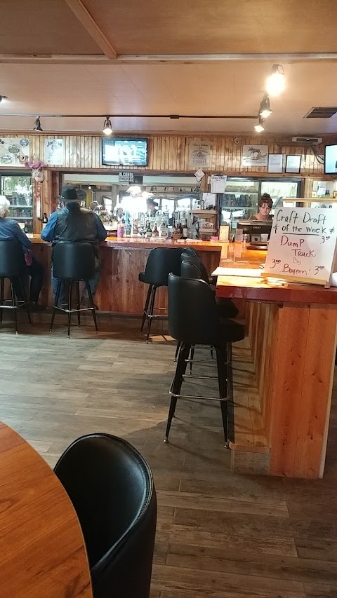 Valley Club Bar & Cafe