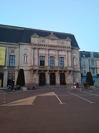Théâtre De La Folle Pensée.