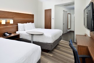 Holiday Inn Express & Suites Mall of America - Msp Airport, an IHG Hotel