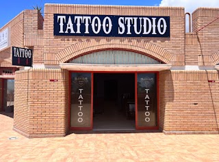 Black Lines Tattoo Studio