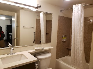 Candlewood Suites Omaha Airport, an IHG Hotel