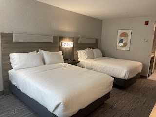 Holiday Inn Express & Suites Brattleboro, an IHG Hotel