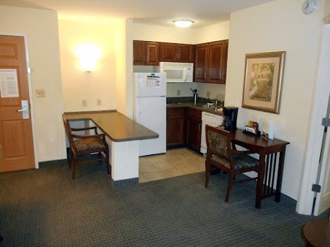 Staybridge Suites Savannah Airport - Pooler, an IHG Hotel