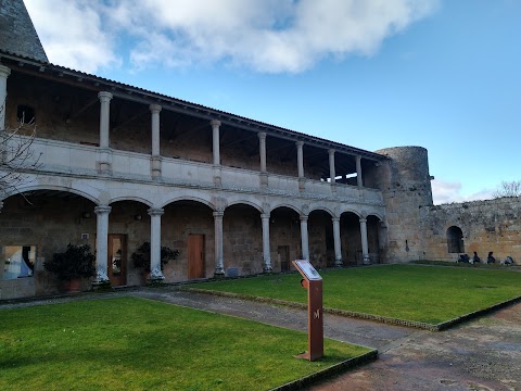 Parador Castelo de Monterrei