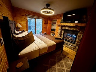 Cherry Ridge Retreat - Hocking Hills Luxury Cabins