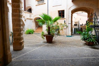 Centro de Educación Superior Felipe Moreno - Nebrija - Escuela de Turismo de Baleares