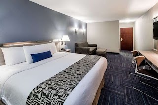 Microtel Inn & Suites by Wyndham Greenville / Woodruff Rd