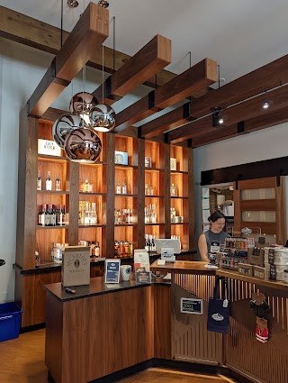 Hood River Distillers Tasting Room