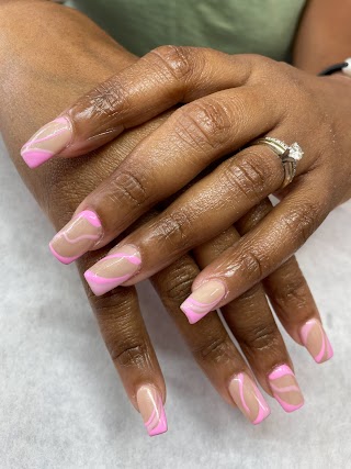 NiNi Nails Spa & Bar