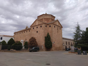 Plaza De La Fuente Vieja