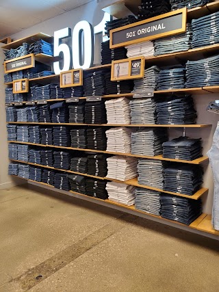 Levi’s Outlet Store