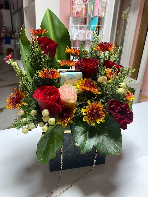 Lilies & Berries - Fruit and Flower Arrangements