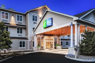 Holiday Inn Express & Suites Hampton South-Seabrook, an IHG Hotel