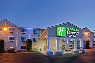 Holiday Inn Express & Suites Burlington, an IHG Hotel