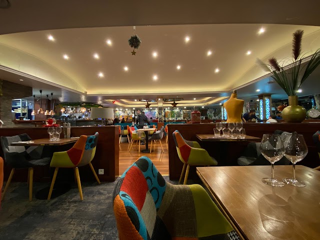 Med Tavern restaurant jazz