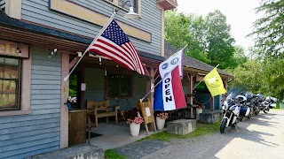 Debanville's General Store & Cafe