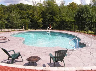 Dolphin Pools & Spas LLC