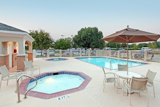 Holiday Inn Express & Suites DFW Airport - Grapevine, an IHG Hotel