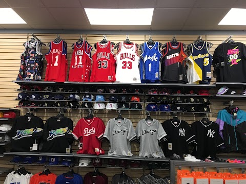 Photo of Hibbett Sports - 1900 Tamiami Trail North, Naples, FL 34102, USA
