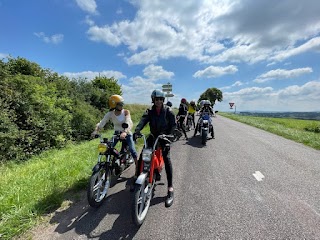 Les BRÈLES BALADES en Bourgogne, Location de mobylette vintage sur la Côte Chalonnaise