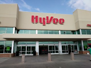 Hy-Vee Grocery Store