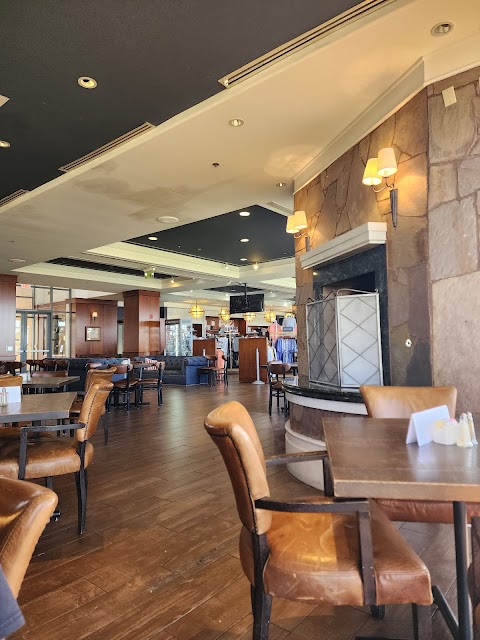 Buckman's Grill at The Revere Golf Club