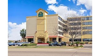 La Quinta Inn & Suites by Wyndham New Orleans Airport