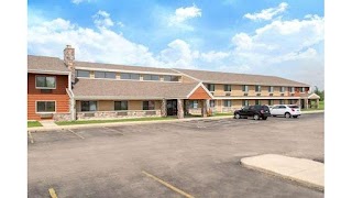 AmericInn by Wyndham Elkhorn Near Lake Geneva