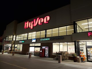 Hy-Vee Grocery Store