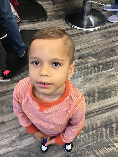 Photo of Yeltsin Barbershop inc. - 41-4 67th Street, Queens, NY 11377, USA