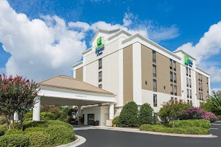 Holiday Inn Express & Suites Wilmington-University Ctr, an IHG Hotel