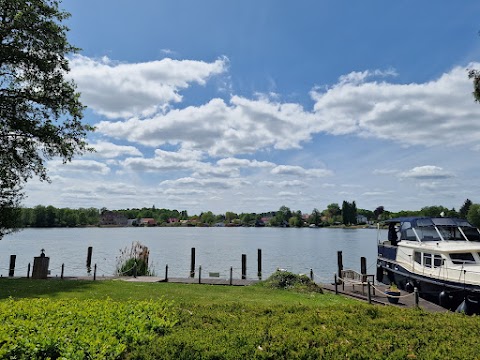 Alte Schlossbrauerei - Restaurant u. Hotel am See