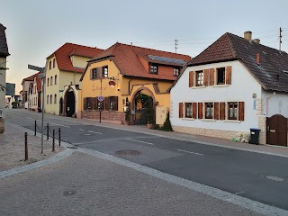 Ellenbergs Restaurant & Hotel