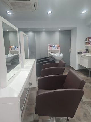 Peluqueria Salón de Belleza Mari Cruz