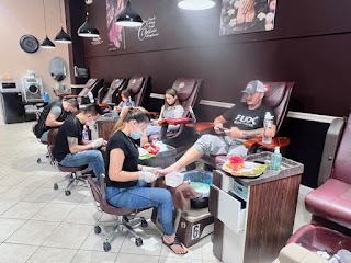 Blessing nails & Spa in Reaford.