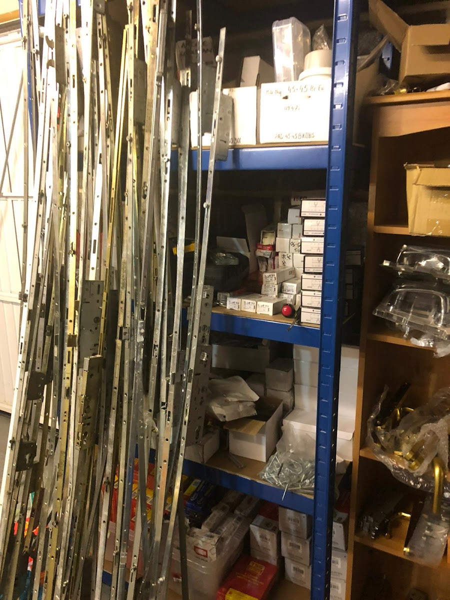 NovaKey Locksmith Sunbury on Thames in 108 Windmill Rd, Sunbury-on-Thames TW16 7HB, UK - Locksmiths featuring 