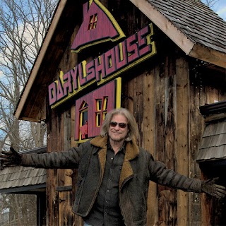 Daryl's House Club